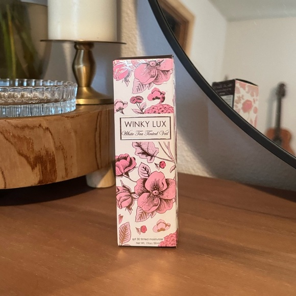 NWT Winky lux spf‎ 30 tinted moisturizer shade Rich Tint - Picture 1 of 10